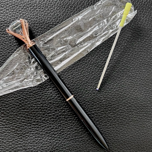 ⭐️ Diamond Black & Rose Gold METAL Ballpoint Pen With Black Ink Refill - Picture 3 of 4